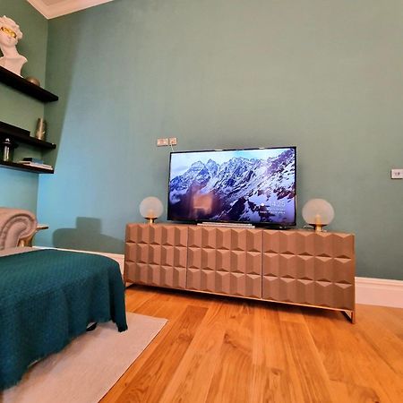 Stunning Hyde Park Home, Ground Floor Maisonette, Duplex, Near Tube Metro Stations London Eksteriør billede