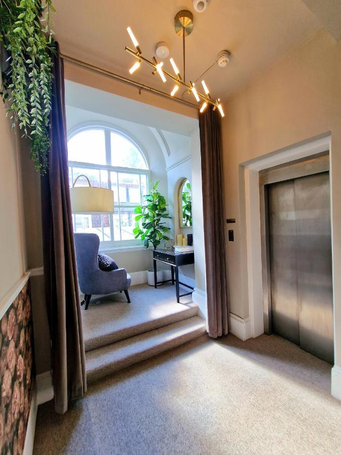 Stunning Hyde Park Home, Ground Floor Maisonette, Duplex, Near Tube Metro Stations London Eksteriør billede