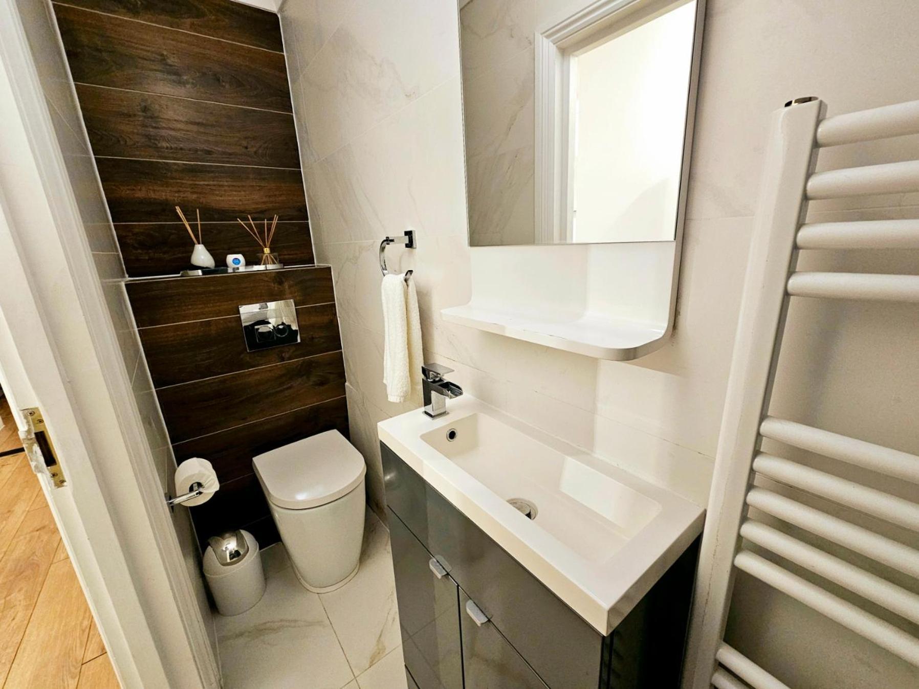 Stunning Hyde Park Home, Ground Floor Maisonette, Duplex, Near Tube Metro Stations London Eksteriør billede