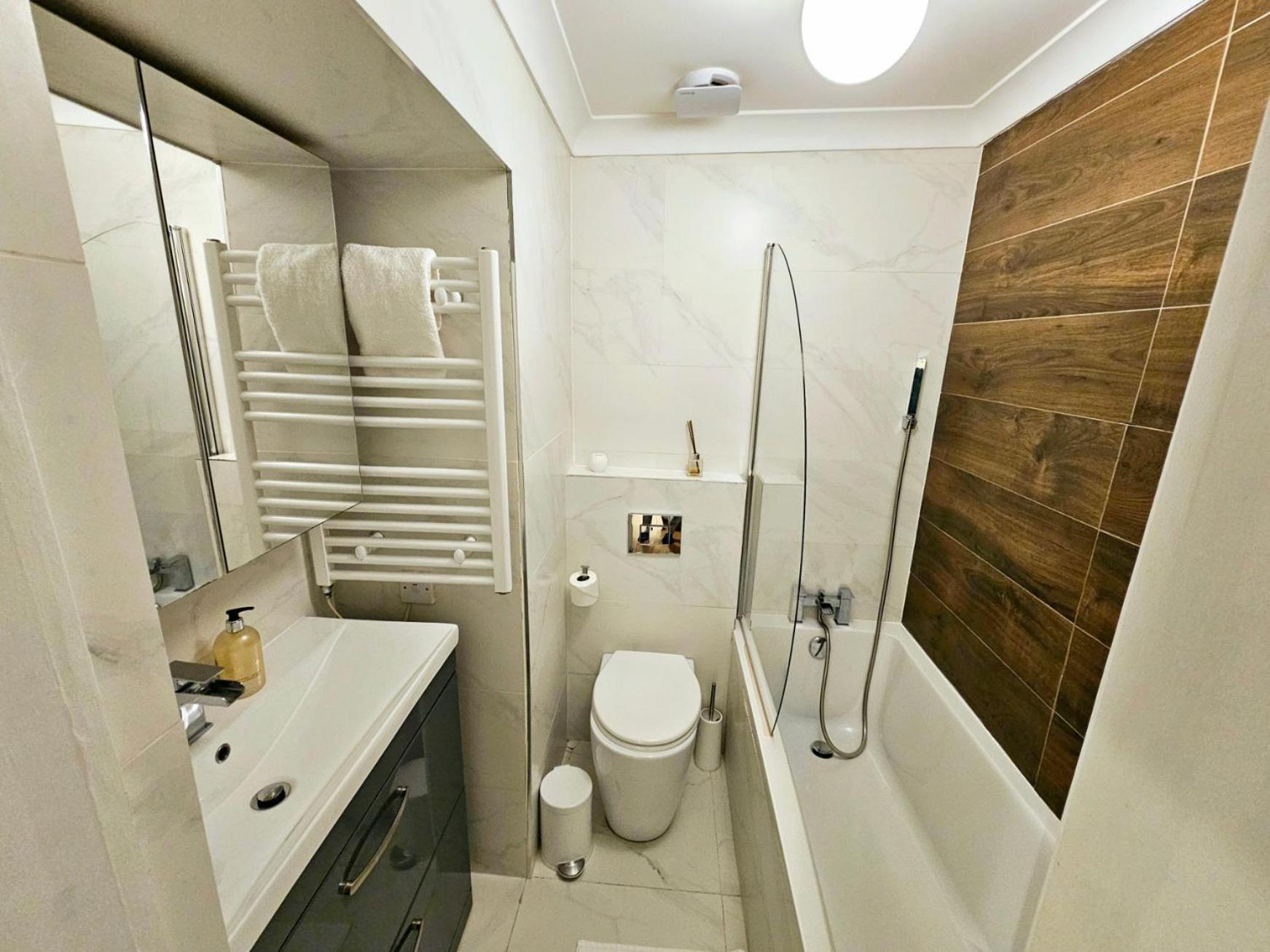 Stunning Hyde Park Home, Ground Floor Maisonette, Duplex, Near Tube Metro Stations London Eksteriør billede