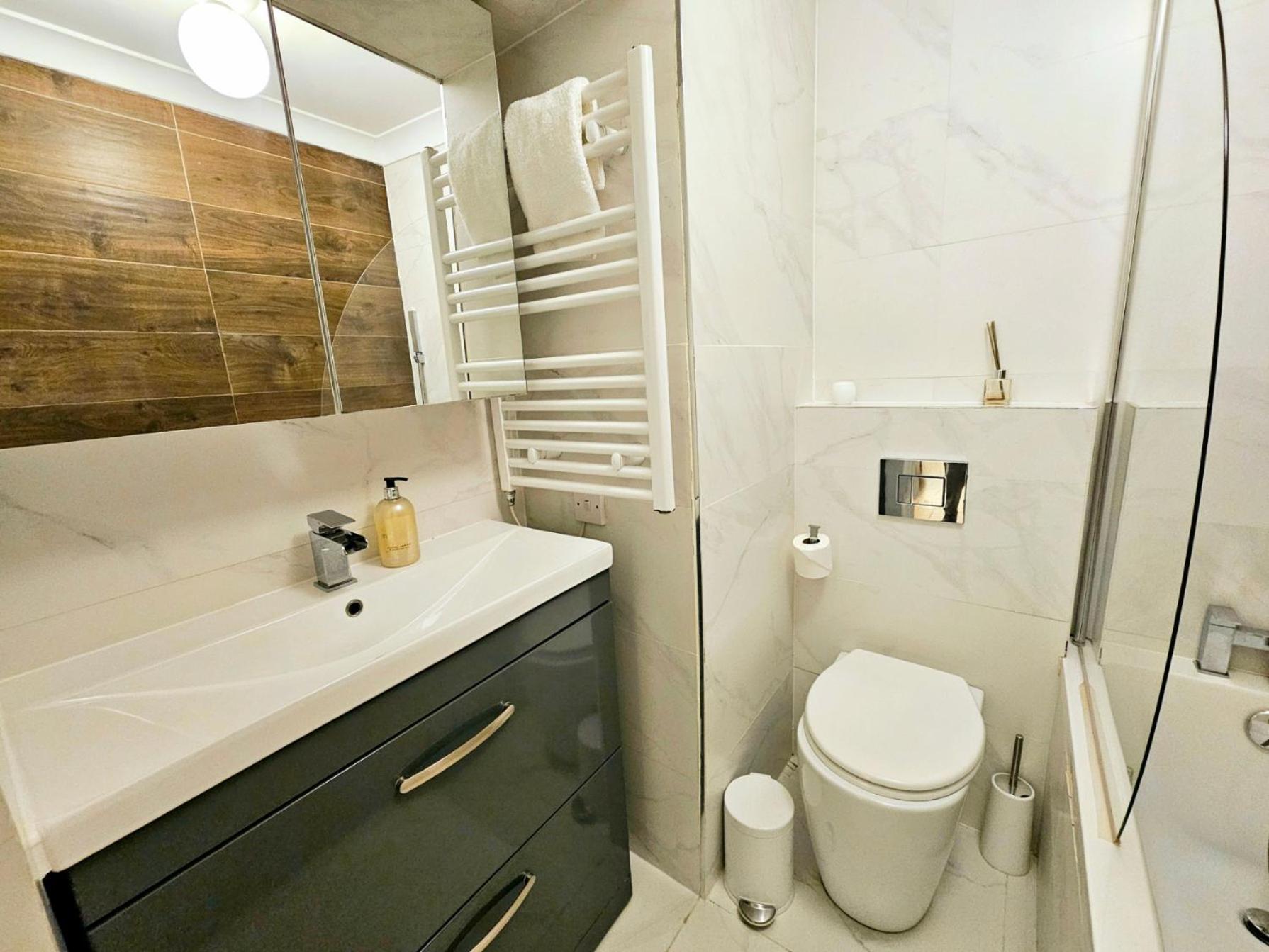 Stunning Hyde Park Home, Ground Floor Maisonette, Duplex, Near Tube Metro Stations London Eksteriør billede